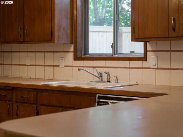 1230 Se 214TH Ave, Gresham, OR 97030