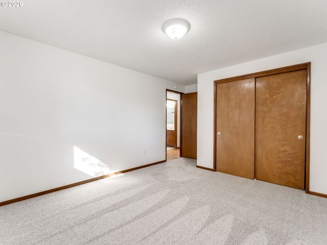 1230 Se 214TH Ave, Gresham, OR 97030