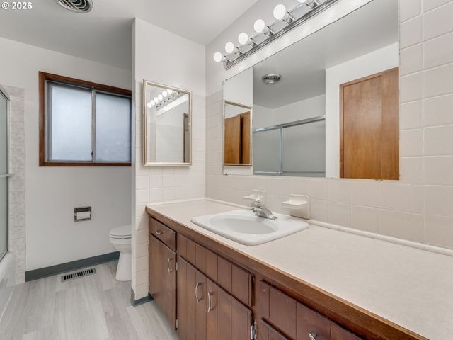 1230 Se 214TH Ave, Gresham, OR 97030