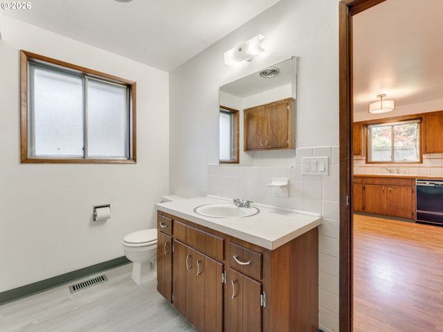 1230 Se 214TH Ave, Gresham, OR 97030