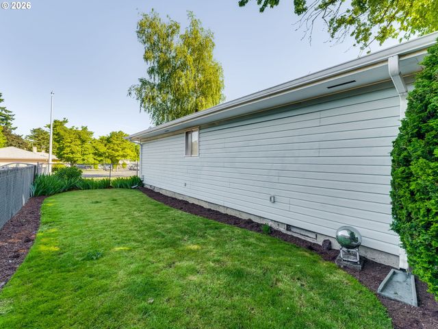 1230 Se 214TH Ave, Gresham, OR 97030