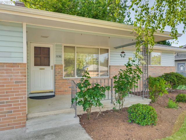 1230 Se 214TH Ave, Gresham, OR 97030