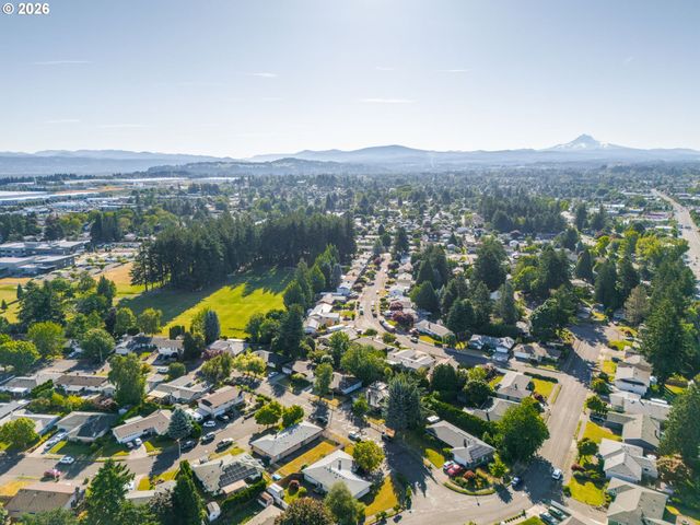 1230 Se 214TH Ave, Gresham, OR 97030