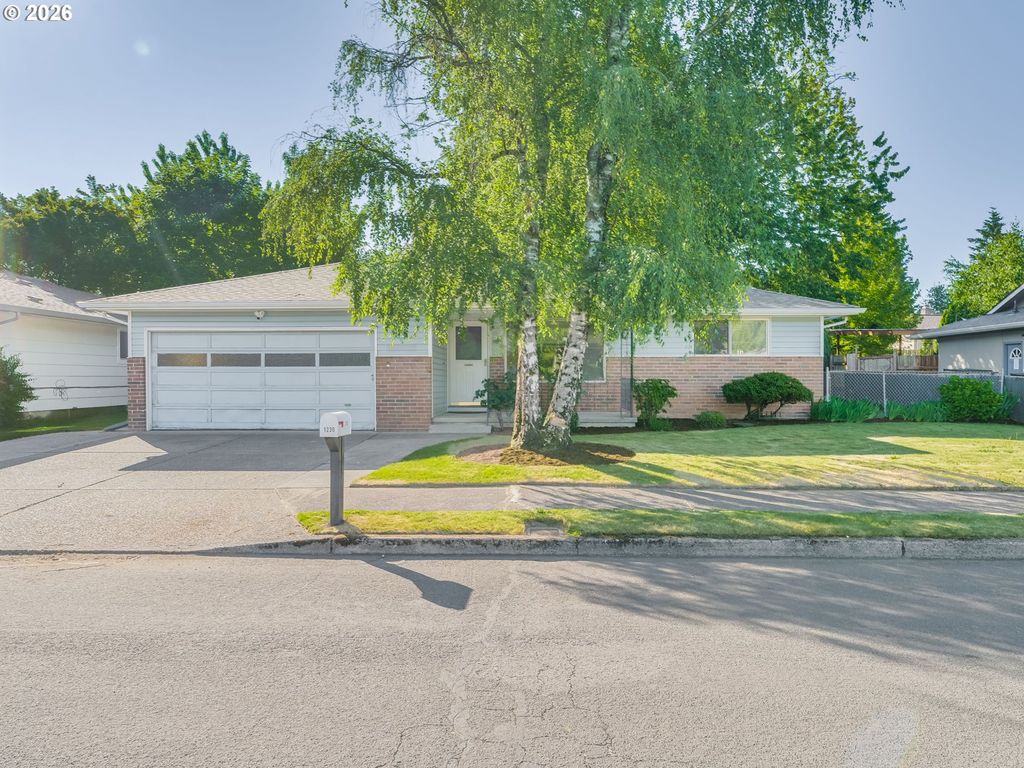 1230 Se 214TH Ave, Gresham, OR 97030