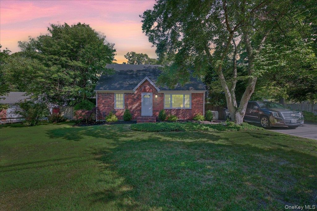 188 Donegan Avenue, East Patchogue, NY 11772