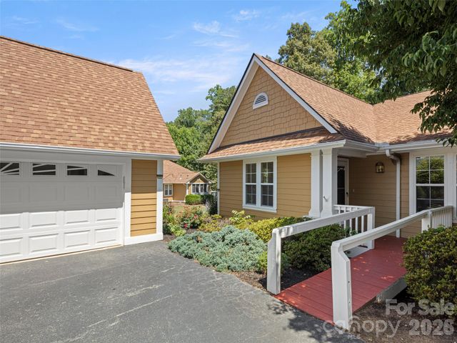 1301 Hyde Park Drive, Asheville, NC 28806