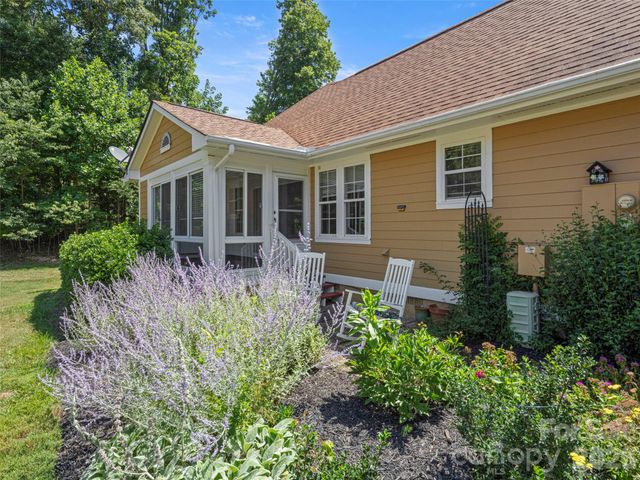 1301 Hyde Park Drive, Asheville, NC 28806
