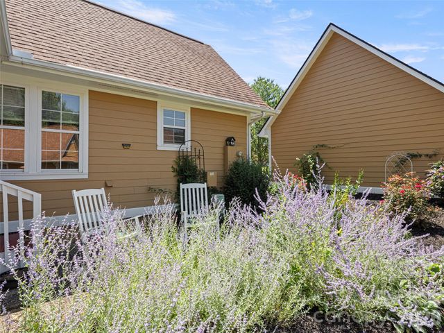 1301 Hyde Park Drive, Asheville, NC 28806
