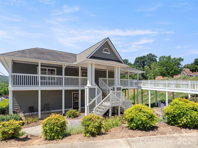 1301 Hyde Park Drive, Asheville, NC 28806