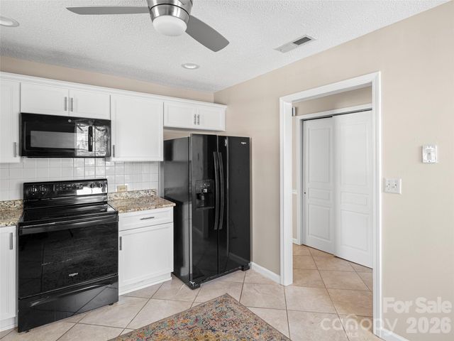 1301 Hyde Park Drive, Asheville, NC 28806