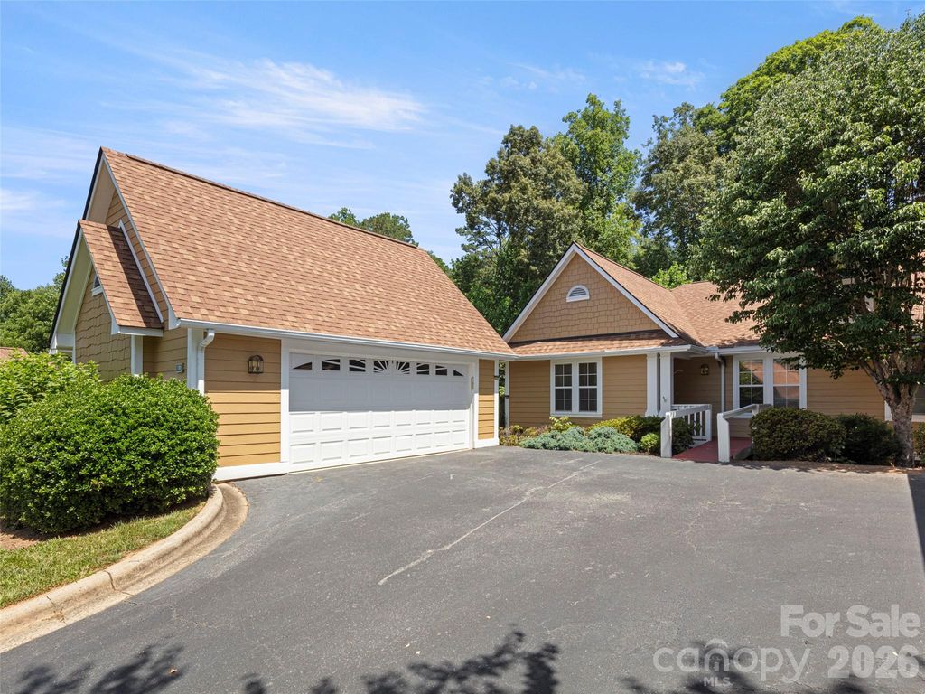 1301 Hyde Park Drive, Asheville, NC 28806