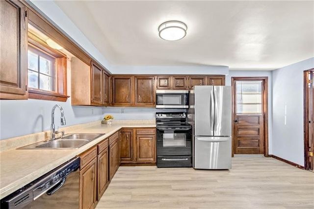 37 Webb Drive, N Franklin Twp, PA 15301