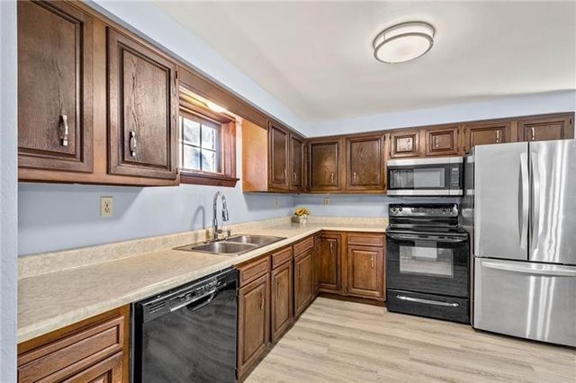 37 Webb Drive, N Franklin Twp, PA 15301