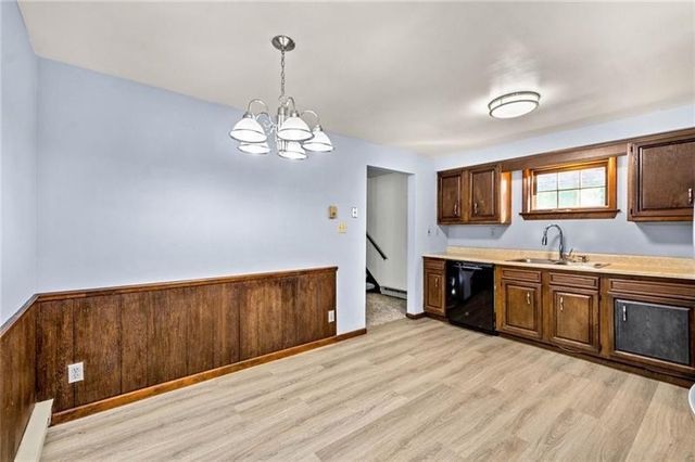 37 Webb Drive, N Franklin Twp, PA 15301