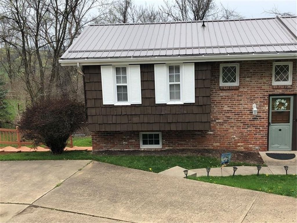 37 Webb Drive, N Franklin Twp, PA 15301