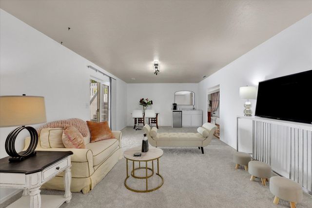 8310 E Bull Pine Ln, Spokane, WA 99217