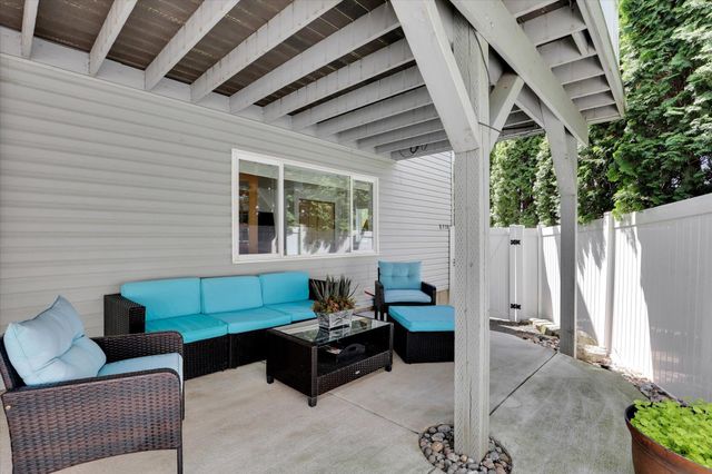 8310 E Bull Pine Ln, Spokane, WA 99217