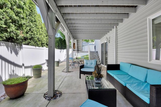 8310 E Bull Pine Ln, Spokane, WA 99217