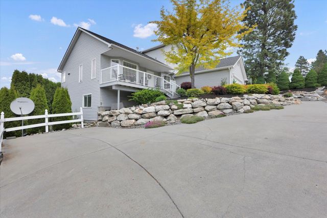 8310 E Bull Pine Ln, Spokane, WA 99217