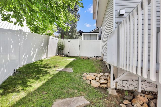 8310 E Bull Pine Ln, Spokane, WA 99217