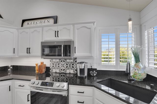 8310 E Bull Pine Ln, Spokane, WA 99217