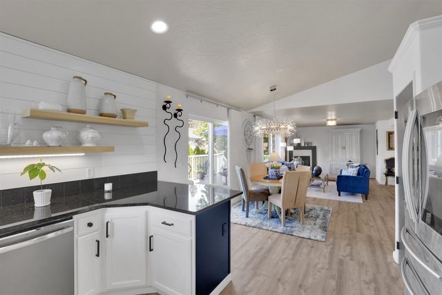 8310 E Bull Pine Ln, Spokane, WA 99217