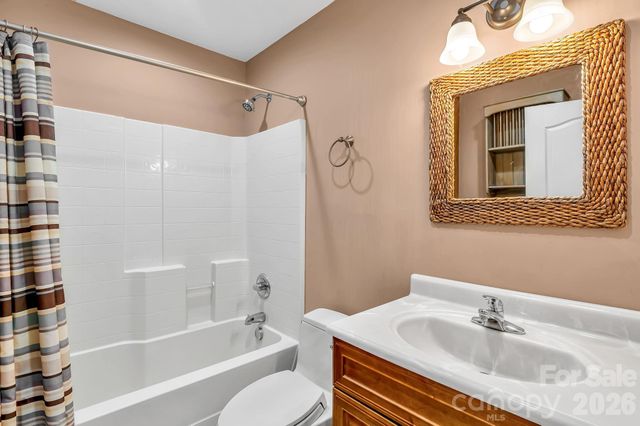 739 Mccanless Creek Drive, Marion, NC 28752