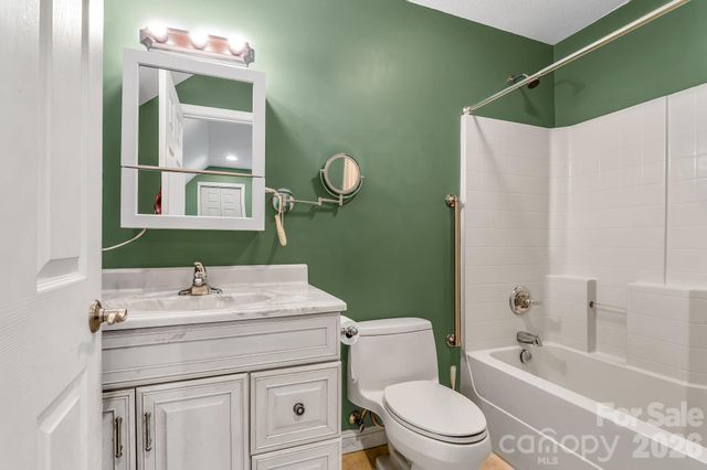 739 Mccanless Creek Drive, Marion, NC 28752