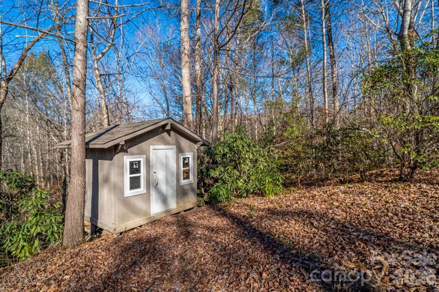 739 Mccanless Creek Drive, Marion, NC 28752