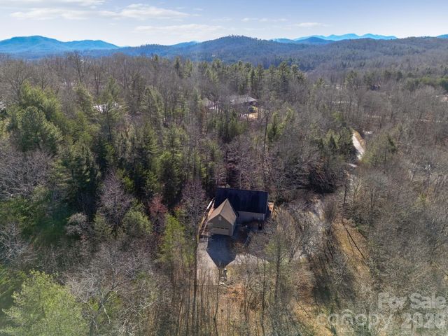 739 Mccanless Creek Drive, Marion, NC 28752