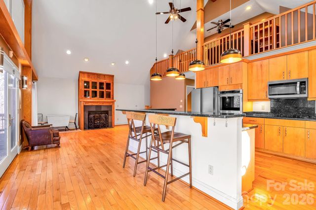 739 Mccanless Creek Drive, Marion, NC 28752