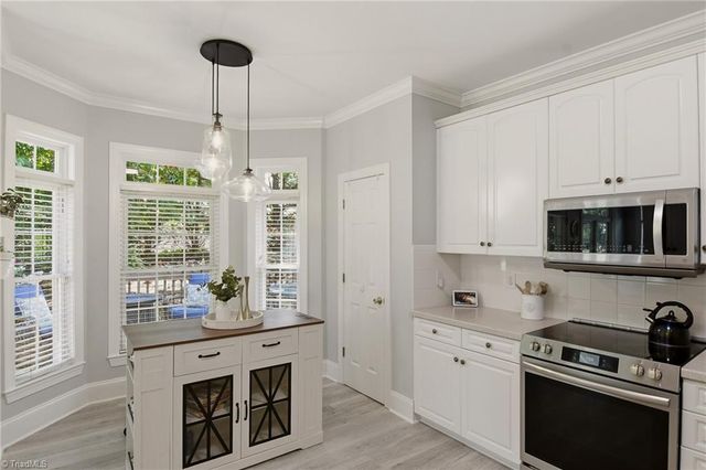 6655 Lake Dale Way, Clemmons, NC 27012