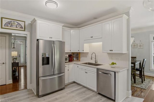 6655 Lake Dale Way, Clemmons, NC 27012