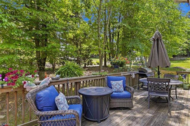 6655 Lake Dale Way, Clemmons, NC 27012