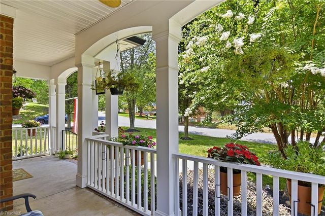 6655 Lake Dale Way, Clemmons, NC 27012