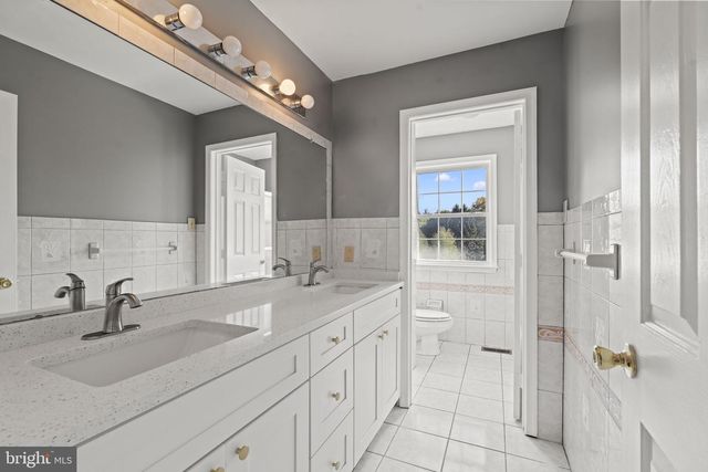 1239 HAMILTON DR, West Chester, PA 19380