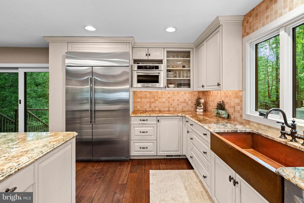 Image 10 of property listing at 7715 GRASTY RD, Baltimore, MD 21208