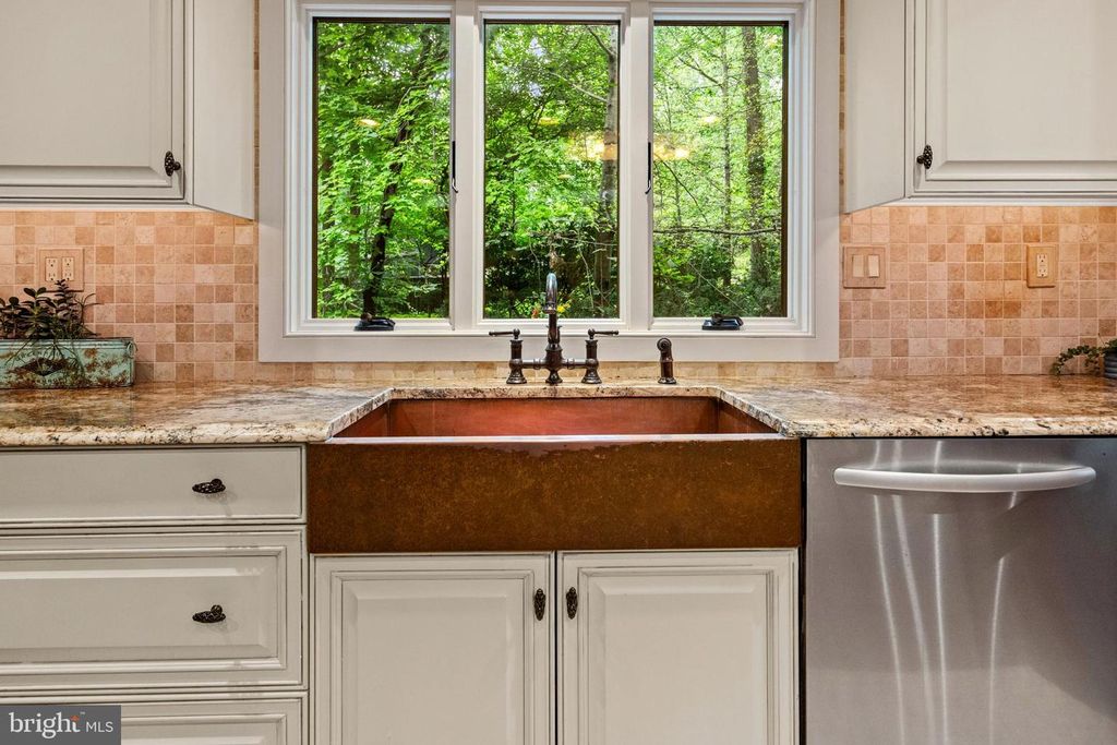 Image 12 of property listing at 7715 GRASTY RD, Baltimore, MD 21208