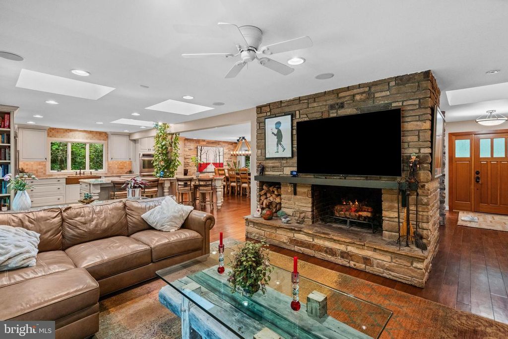 Image 14 of property listing at 7715 GRASTY RD, Baltimore, MD 21208