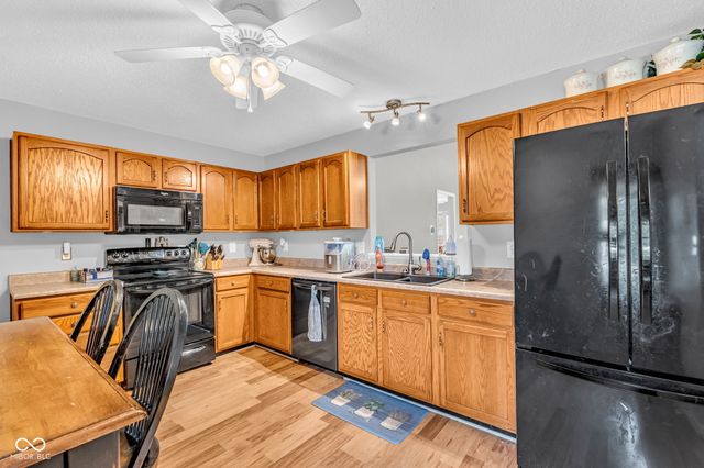 9733 Centennial Court, Avon, IN 46123