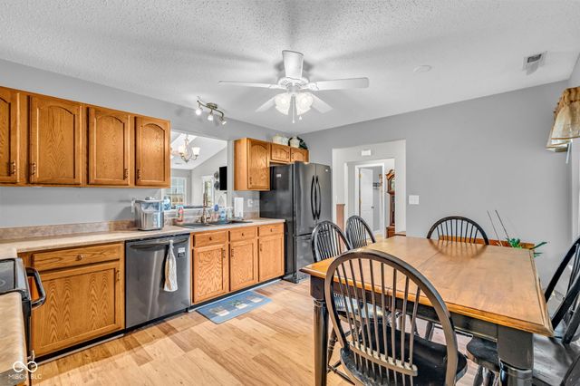 9733 Centennial Court, Avon, IN 46123