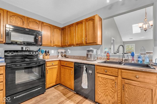 9733 Centennial Court, Avon, IN 46123