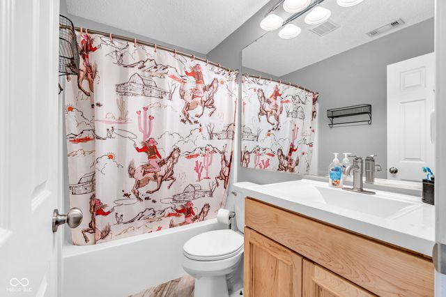 9733 Centennial Court, Avon, IN 46123