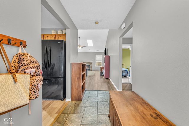 9733 Centennial Court, Avon, IN 46123