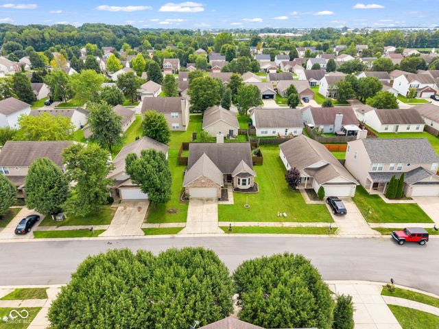 9733 Centennial Court, Avon, IN 46123