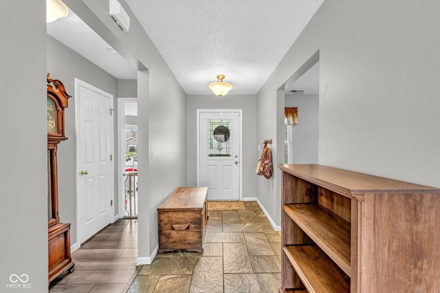 9733 Centennial Court, Avon, IN 46123