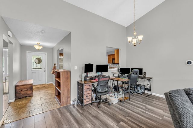9733 Centennial Court, Avon, IN 46123