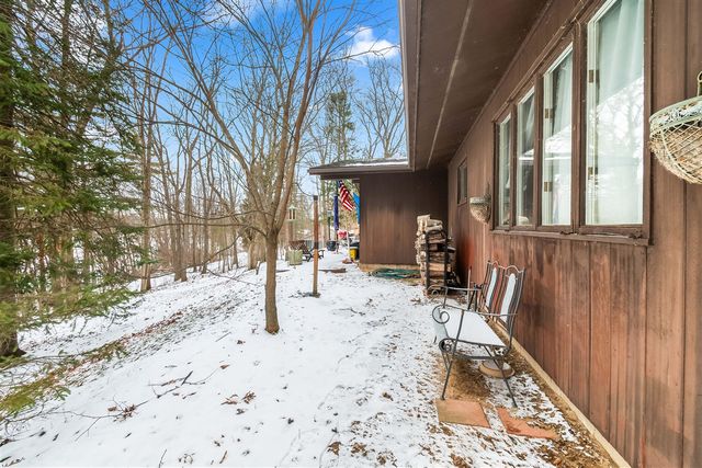 3671 Wildwood Court, Hillsdale, MI 49242