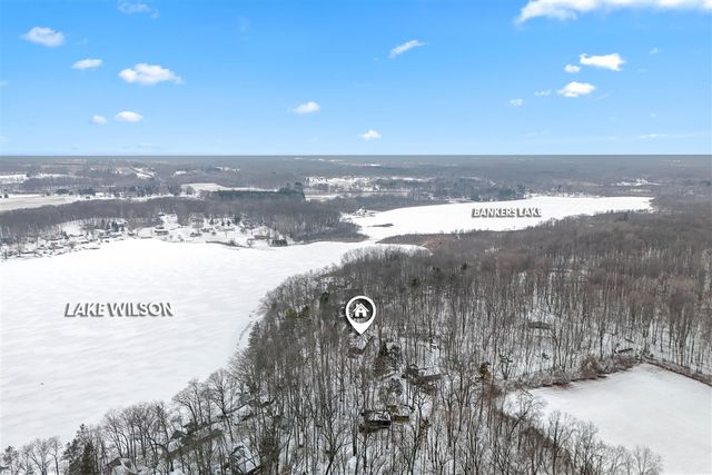 3671 Wildwood Court, Hillsdale, MI 49242