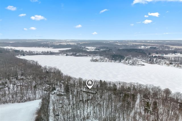 3671 Wildwood Court, Hillsdale, MI 49242